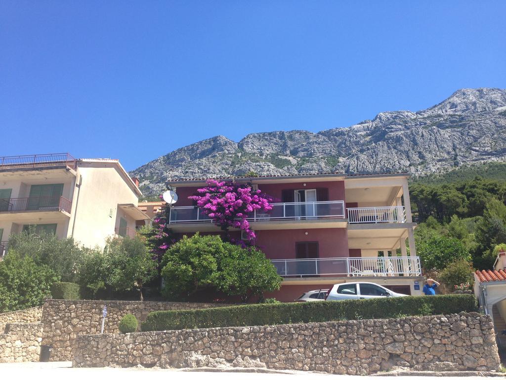 Apartments Villa Karme Brela Esterno foto