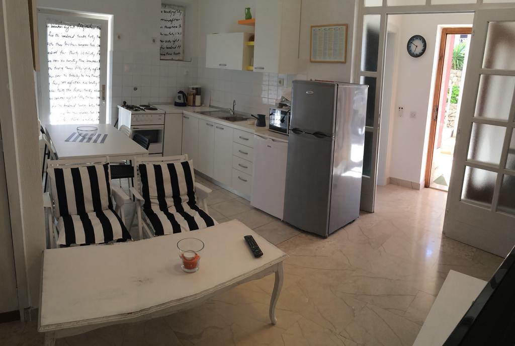 Apartments Villa Karme Brela Esterno foto