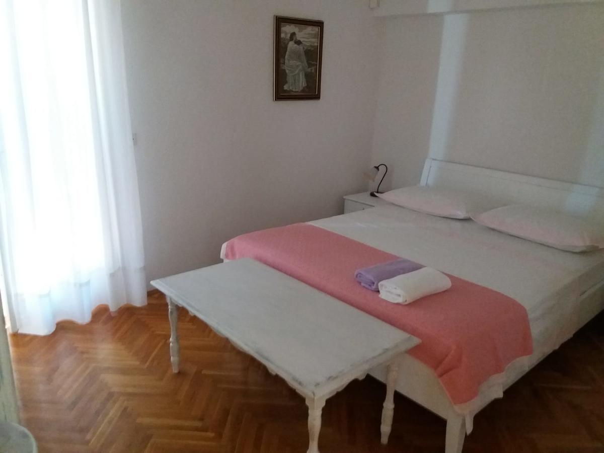 Apartments Villa Karme Brela Esterno foto