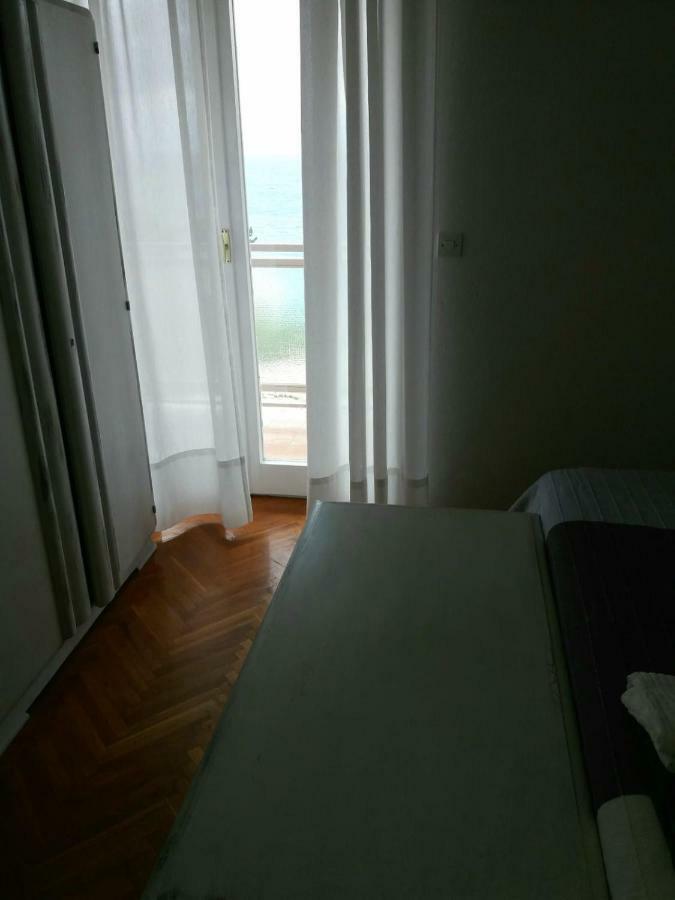 Apartments Villa Karme Brela Esterno foto