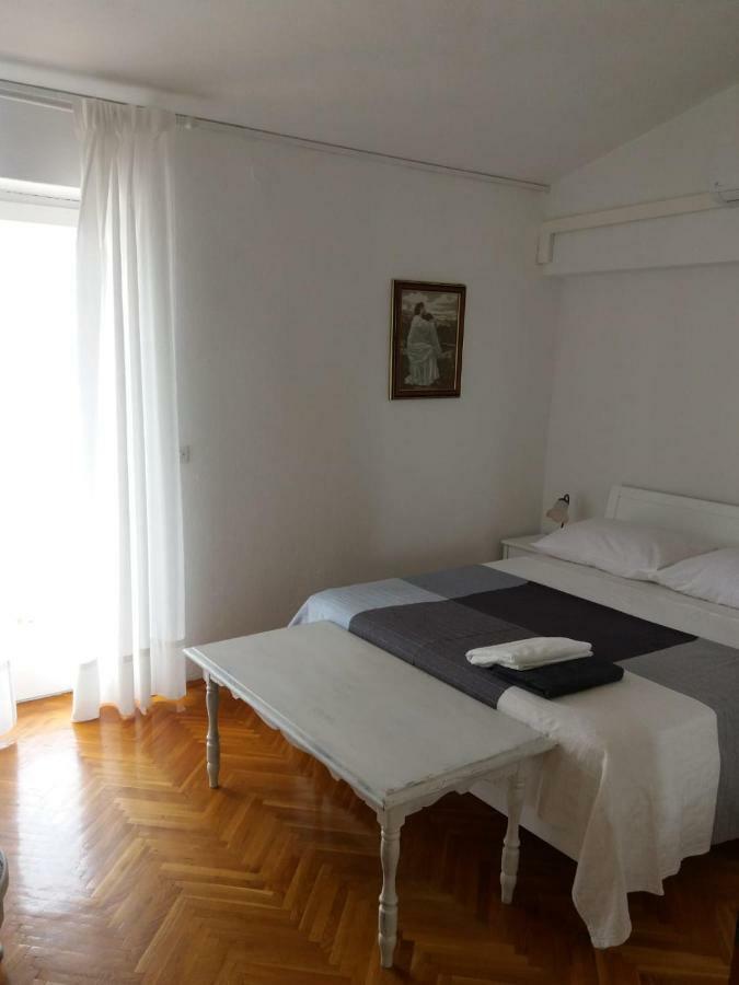 Apartments Villa Karme Brela Esterno foto